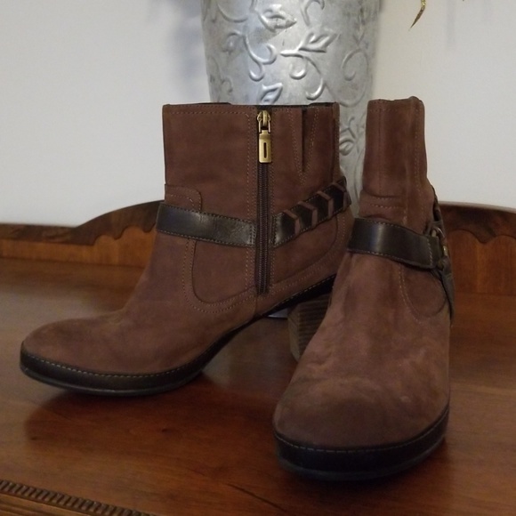 Clarks ankle boots - Picture 1 of 6